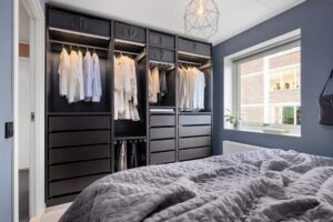 Welche Innenausstattung für Kleiderschrank?